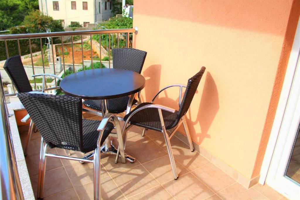 Apartment Visum Примоштен Экстерьер фото
