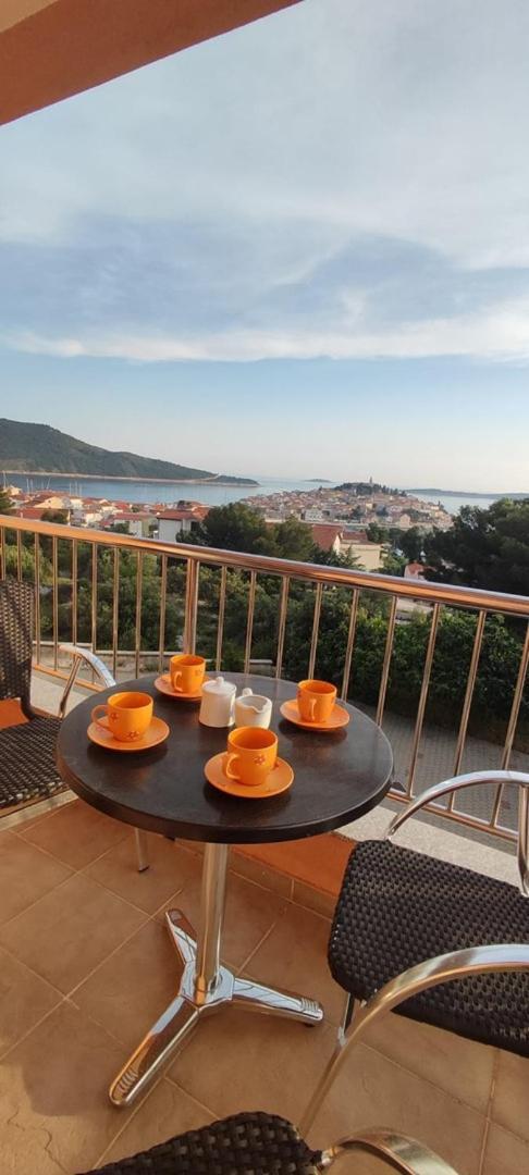 Apartment Visum Примоштен Экстерьер фото