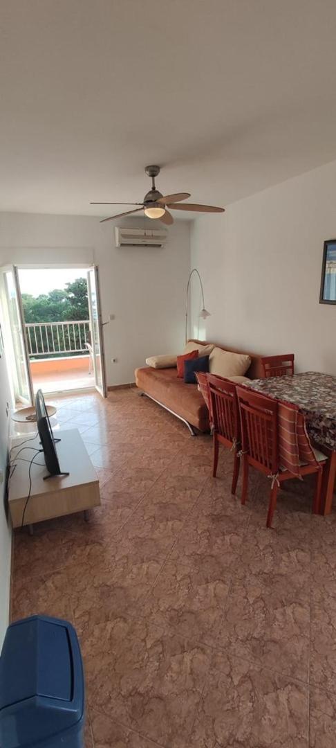 Apartment Visum Примоштен Экстерьер фото